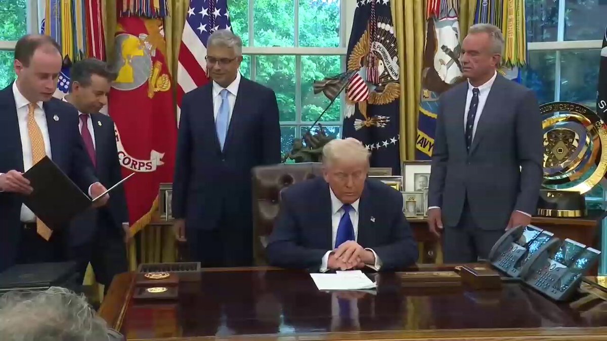 Trump Order Blocks Risky Virus Research Funds in China, Iran